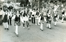 Turniej gmin "Panorama czterdziestolecia" 1984. Korowód Łopuszno.