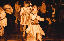 Zabawa choinkowa dla dzieci w Wojewódzkim Domu Kultury 1985