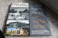 Od kameralnej do wirtualnej. Wojewódzka Biblioteka Publiczna im. Witolda Gombrowicza w Kielcach tradycja i współczesność.