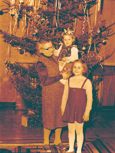 Zabawa choinkowa dla dzieci w Wojew&oacute;dzkim Domu Kultury 1979