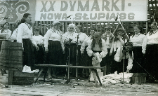 Finał III Turnieju K&oacute;ł Gospodyń Wiejskich pod nazwą: Gospodynie wiejskie swojej miejscowości. Nowa Słupia 13-14.IX.1986. Koło Gospodyń Wiejskich z Łącznej.