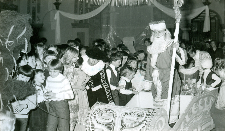 Zabawa choinkowa dla dzieci w Wojewódzkim Domu Kultury 1985