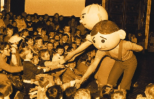 Zabawa choinkowa dla dzieci w Wojewódzkim Domu Kultury 1985