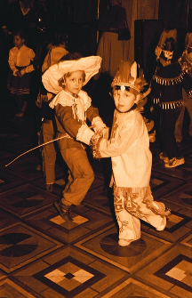 Zabawa choinkowa dla dzieci w Wojewódzkim Domu Kultury 1985